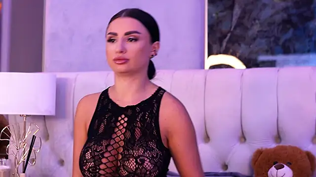 IsabelleHunt online show from 16, 9, 2025