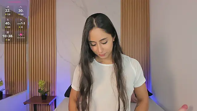 Julia Martinez  online show from 13, 4, 2026