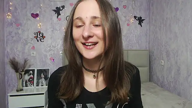 MichelLeee online show from 5, 2, 2025