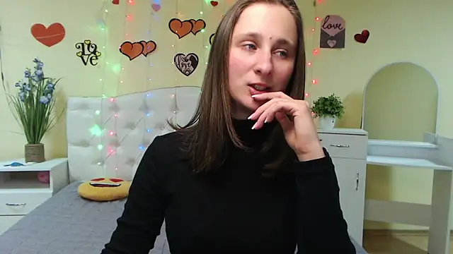 MichelLeee online show from 18, 2, 2025