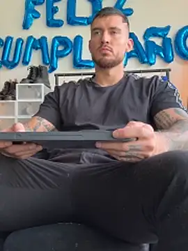 Snapshot of DimitriSullivan_ chatting on 18, 6, 2026 DimitriSullivan online show from 18, 6, 2026