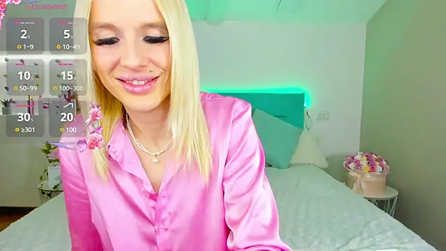 Snapshot of Lana_kitty__ chatting on 8, 3, 2025 Lana kitty online show from 8, 3, 2025