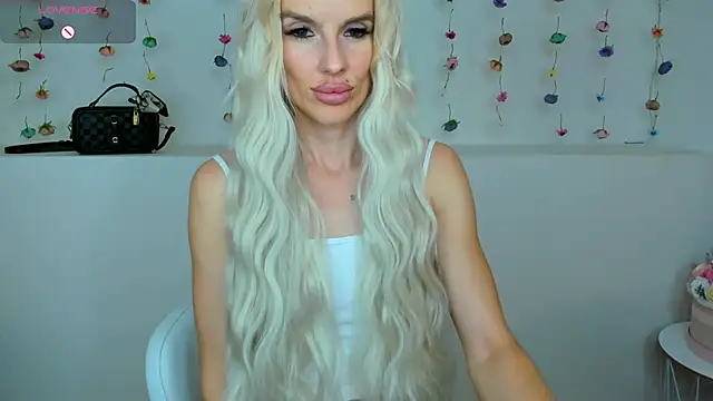 Snapshot of Lana_kitty__ chatting on 22, 9, 2025 Lana kitty online show from 22, 9, 2025