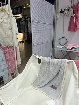 Selenaaaaa- online show from 12, 4, 2026