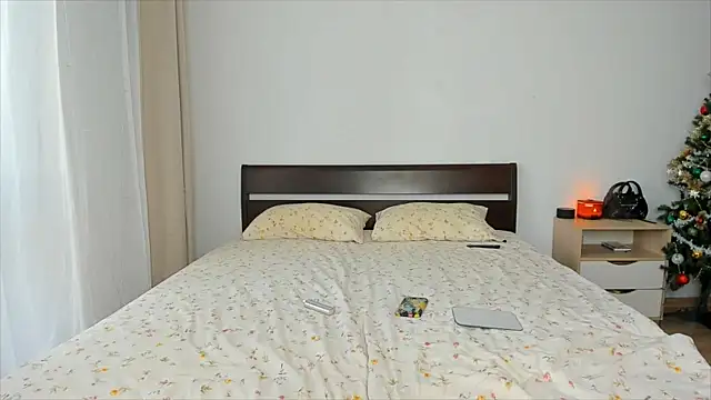 Xloe Queen online show from 12, 1, 2026