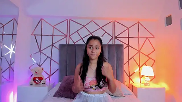 Giselle Roldan online show from 11, 2, 2025