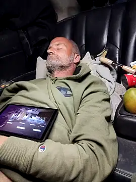 DatingProfile USA 43 str8 online show from 11, 2, 2025