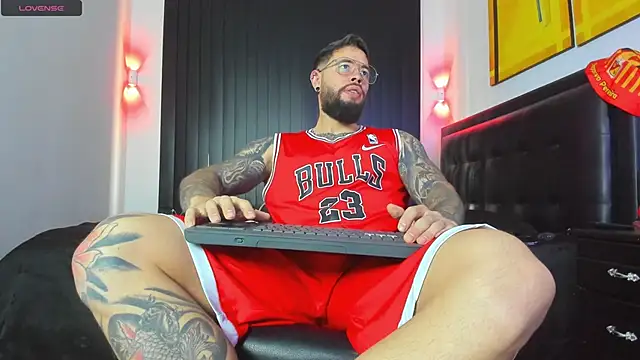 connor santtos online show from 8, 3, 2025