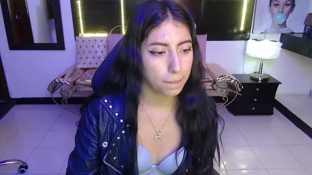 Angela Diaz  online show from 13, 1, 2025