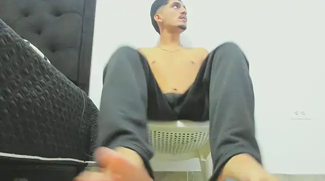 Snapshot of latin_bbc chatting on 13, 1, 2025 latin bbc online show from 13, 1, 2025