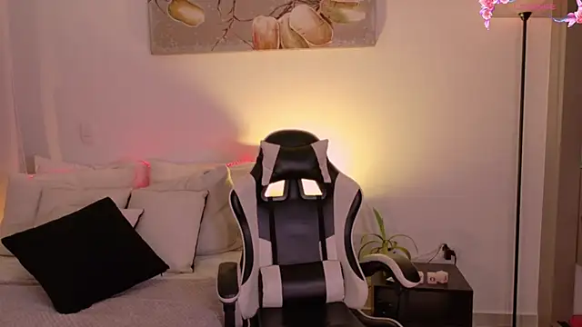 Snapshot of AnabelWolf chatting on 2, 3, 2026 AnabelWolf online show from 2, 3, 2026