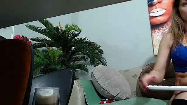 Snapshot of EvySmithXXX chatting on 4, 2, 2025 EvySmithXXX online show from 4, 2, 2025