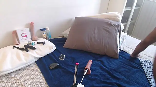 fiitboycam online show from 10, 4, 2026