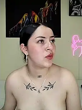 Emily-Hott- online show from 27, 12, 2024