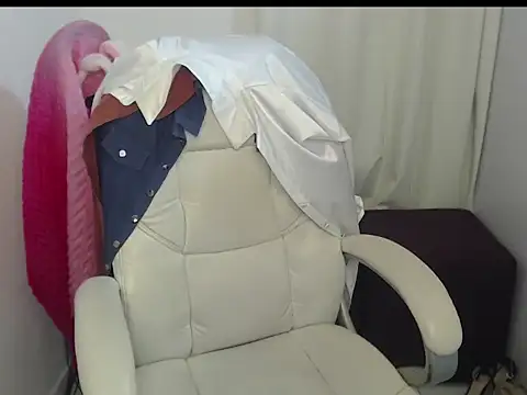 Snapshot of Xileny-Halliwey chatting on 25, 1, 2025 Xileny-Halliwey online show from 25, 1, 2025