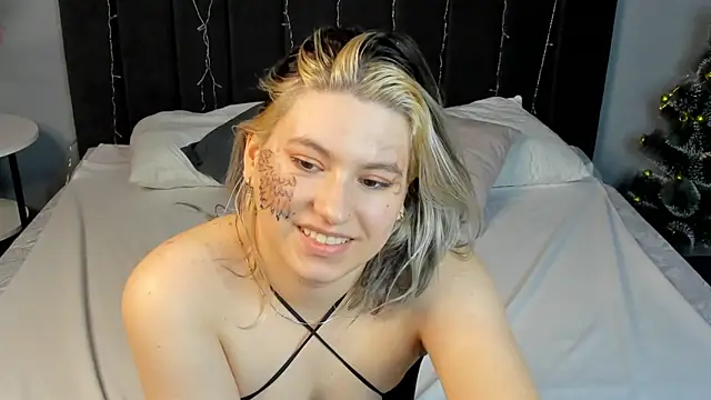 Snapshot of Bonni_Meiz chatting on 12, 1, 2025 Bonni Meiz online show from 12, 1, 2025