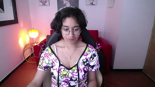 Lili Gomez  online show from 16, 2, 2025