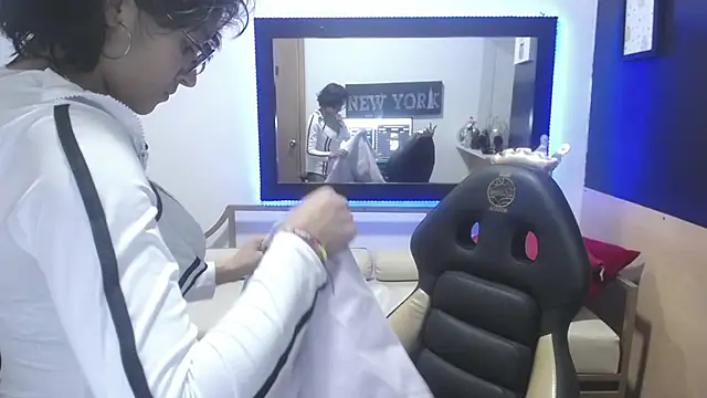 Lili Gomez  online show from 20, 3, 2025