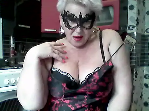 Lisa Suzie online show from 4, 6, 2026