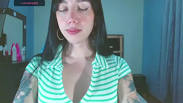 Snapshot of karla_zambrano chatting on 7, 7, 2026 karla zambrano online show from 7, 7, 2026