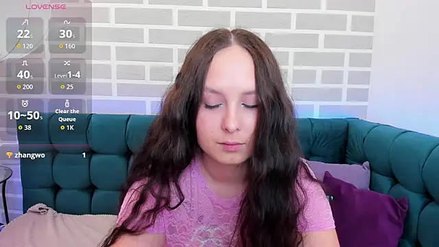 Snapshot of BeatriceReeves chatting on 8, 5, 2026 BeatriceReeves online show from 8, 5, 2026