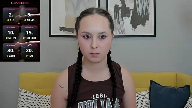 Snapshot of BeatriceReeves chatting on 3, 6, 2026 BeatriceReeves online show from 3, 6, 2026