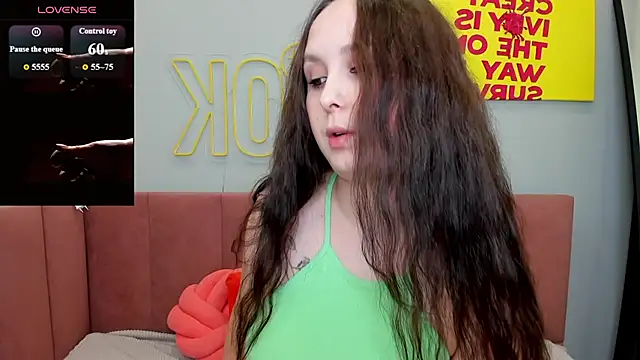 Snapshot of BeatriceReeves chatting on 12, 6, 2026 BeatriceReeves online show from 12, 6, 2026