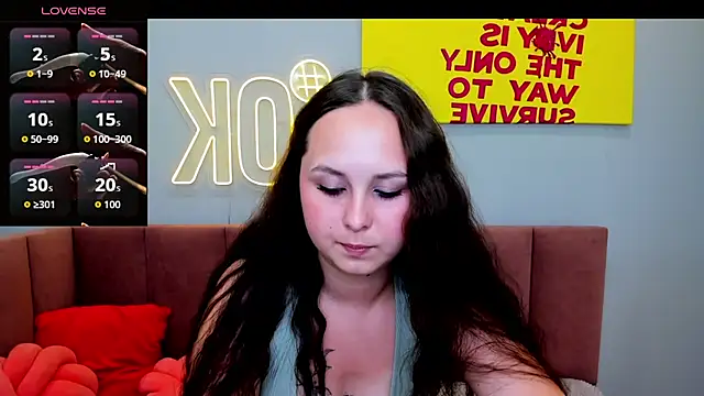 Snapshot of BeatriceReeves chatting on 6, 7, 2026 BeatriceReeves online show from 6, 7, 2026