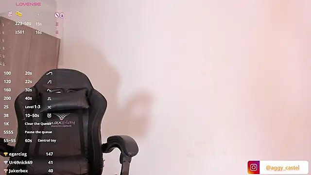 Snapshot of aggy_castel chatting on 22, 12, 2024 aggy castel online show from 22, 12, 2024