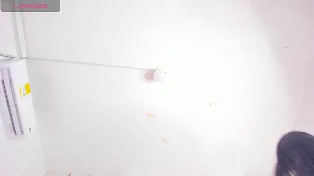 aggy castel online show from 10, 4, 2026