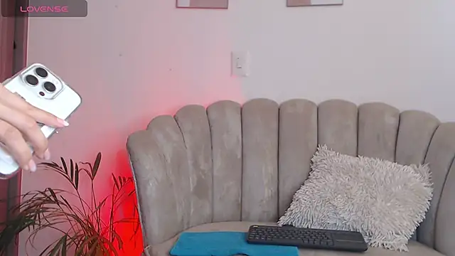 Tamaraa Serra online show from 13, 3, 2025