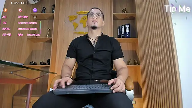 Snapshot of JoshMillerr_ chatting on 17, 7, 2026 JoshMillerr online show from 17, 7, 2026