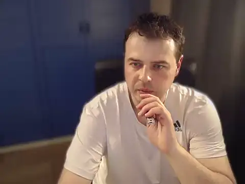 Snapshot of CuteMan33 chatting on 8, 5, 2026 CuteMan33 online show from 8, 5, 2026