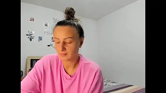 Snapshot of AudreyJoy chatting on 26, 9, 2025 AudreyJoy online show from 26, 9, 2025