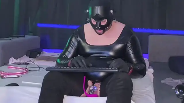 Snapshot of Nebenangeil chatting on 13, 1, 2025 Nebenangeil online show from 13, 1, 2025