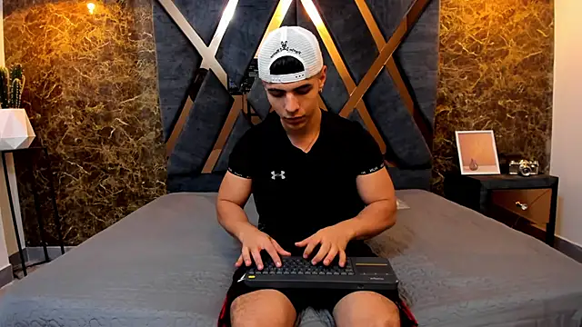 Flynn Riider online show from 22, 1, 2025