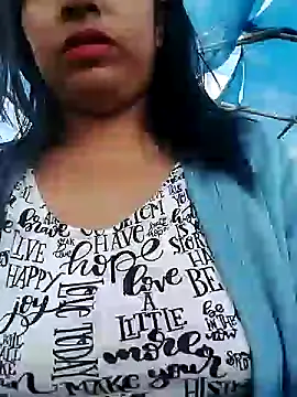 Snapshot of Danna-linyi chatting on 12, 12, 2024 Danna-linyi online show from 12, 12, 2024