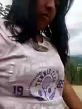 Snapshot of Danna-linyi chatting on 22, 12, 2024 Danna-linyi online show from 22, 12, 2024