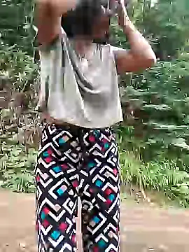 Snapshot of Danna-linyi chatting on 26, 12, 2024 Danna-linyi online show from 26, 12, 2024