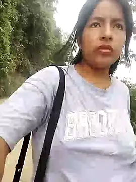 Snapshot of Danna-linyi chatting on 19, 1, 2025 Danna-linyi online show from 19, 1, 2025