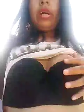 Snapshot of Danna-linyi chatting on 28, 1, 2025 Danna-linyi online show from 28, 1, 2025