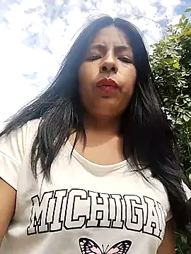 Snapshot of Danna-linyi chatting on 6, 2, 2025 Danna-linyi online show from 6, 2, 2025