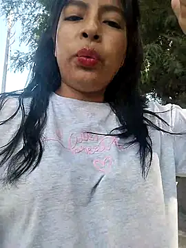 Snapshot of Danna-linyi chatting on 19, 3, 2025 Danna-linyi online show from 19, 3, 2025