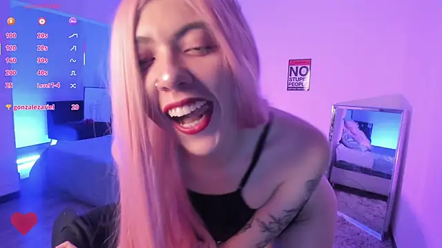 Aurora Hotson online show from 4, 3, 2025