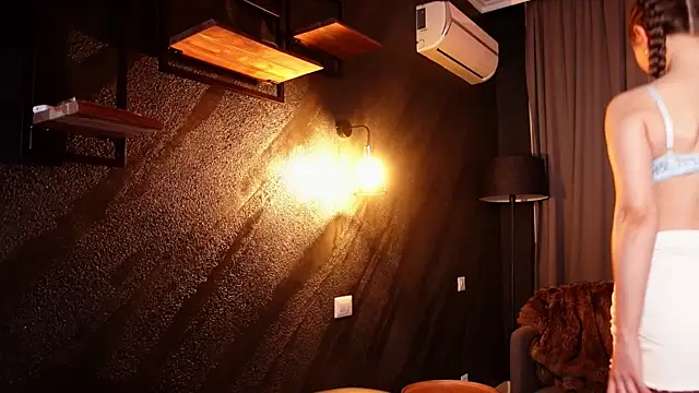 Snapshot of MuseSolis chatting on 29, 12, 2024 MuseSolis online show from 29, 12, 2024