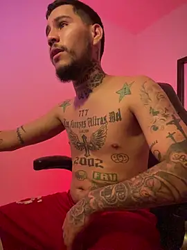 Snapshot of Junihn0 chatting on 7, 11, 2025 Junihn0 online show from 7, 11, 2025