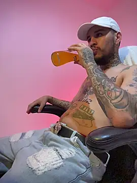 Snapshot of Junihn0 chatting on 9, 11, 2025 Junihn0 online show from 9, 11, 2025