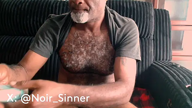 Snapshot of sinnernoir chatting on 10, 6, 2026 sinnernoir online show from 10, 6, 2026
