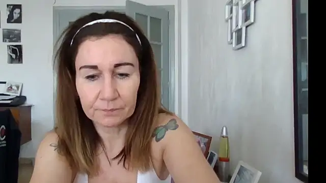 Snapshot of TamaraSweetxo chatting on 5, 5, 2026 TamaraSweetxo online show from 5, 5, 2026