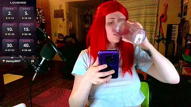 Snapshot of _hellostormy_ chatting on 6, 3, 2025  hellostormy  online show from 6, 3, 2025
